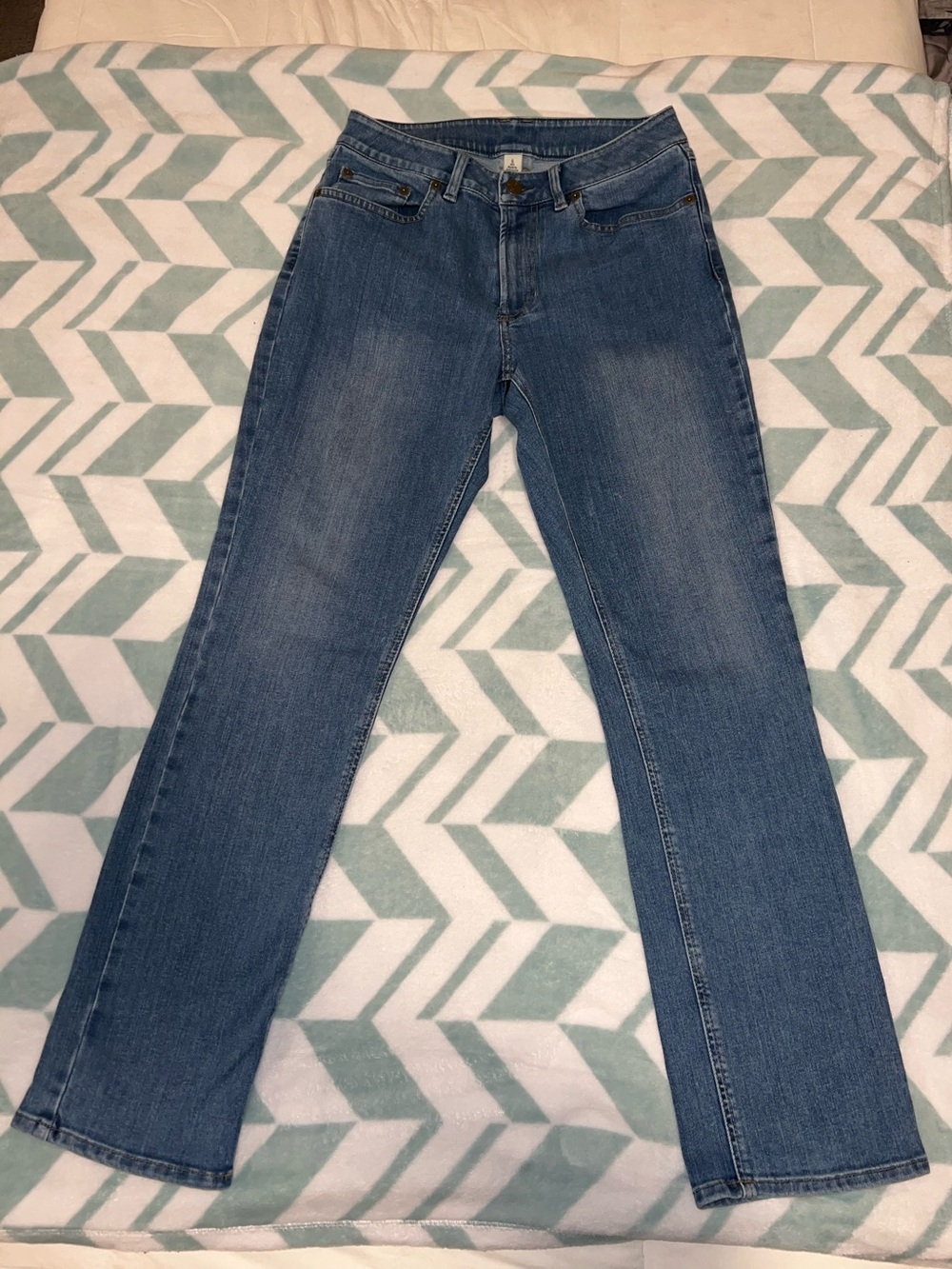 L.L.Bean BeanFlex Straight Leg Jeans Women’s Size 6 Blue Denim Favorite Fit